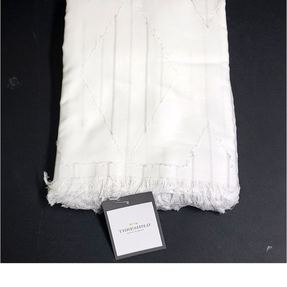 NWT Diamond Clip Jacquard Shower Curtain. White - Threshold 72x72 - Picture 2 of 4